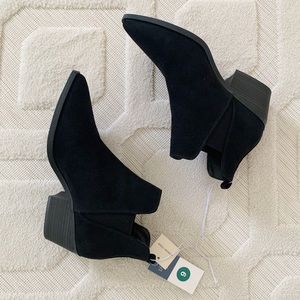Universal Thread ankle boots
